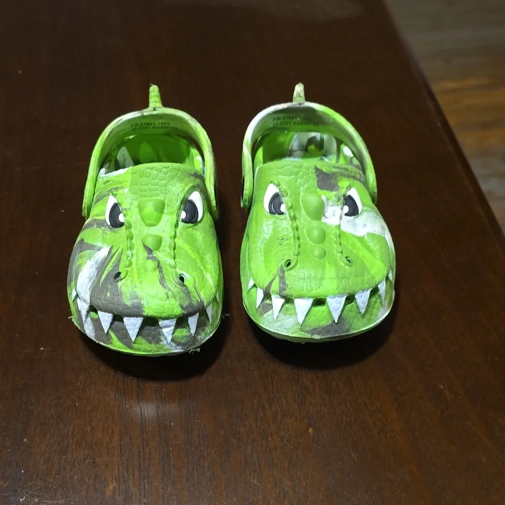 Capelli‎ New York Toddler Croc Clog slider- Alligator Size 6